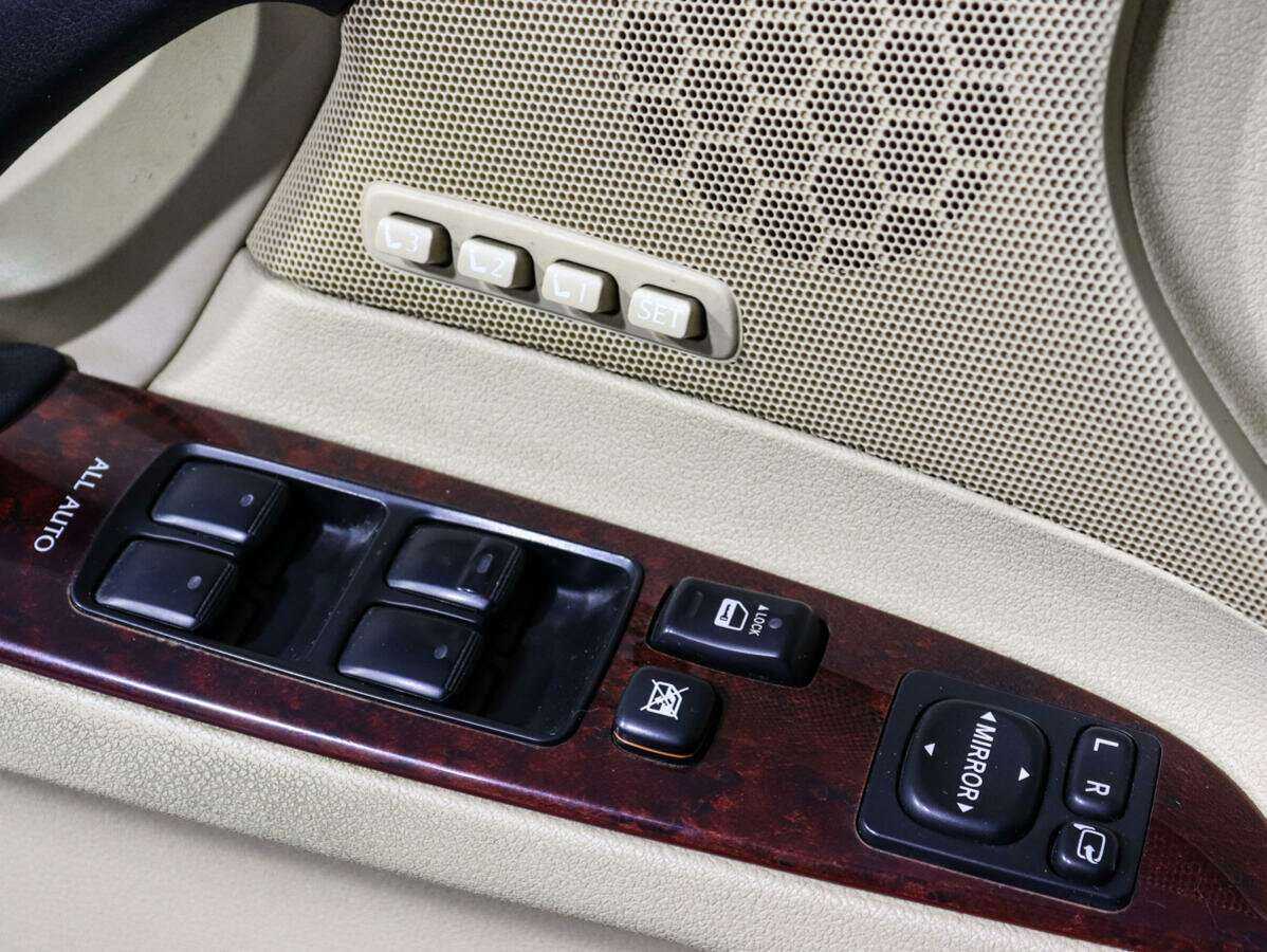 Lexus IS с пробегом — 2007 год. Фото: #13