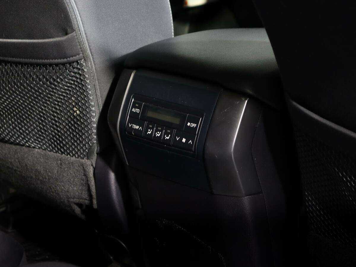 Toyota Land Cruiser Prado с пробегом — 2019 год. Фото: #14