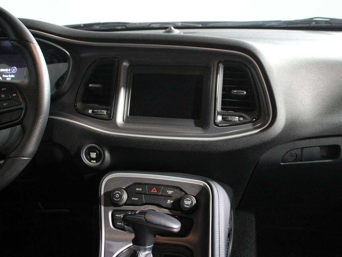 Dodge Challenger с пробегом — 2022 год. Фото: #11