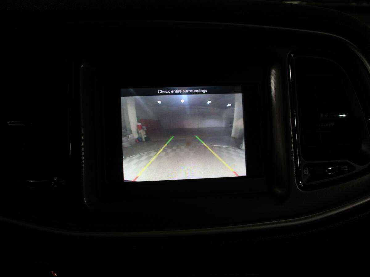 Dodge Challenger с пробегом — 2022 год. Фото: #24