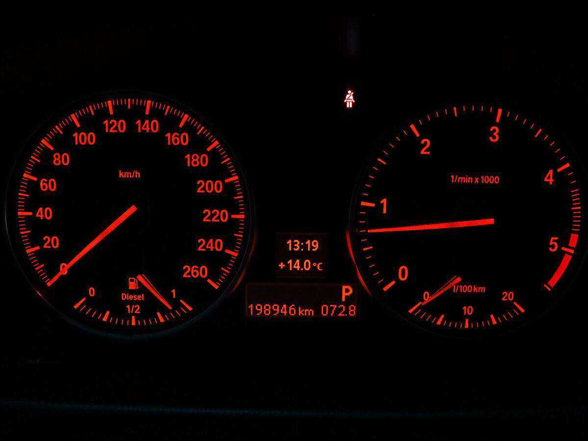 BMW 3 серии с пробегом — 2008 год. Фото: #8