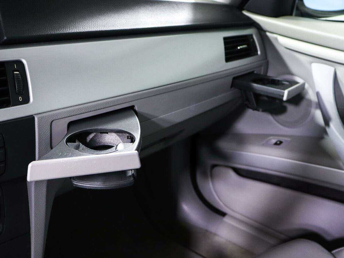 BMW 3 серии с пробегом — 2008 год. Фото: #18