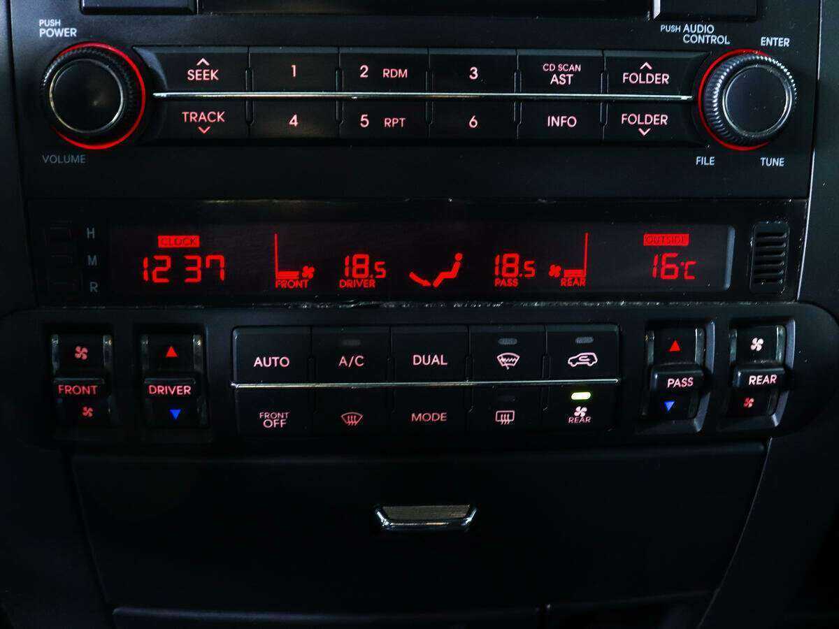 Kia Mohave с пробегом — 2011 год. Фото: #13