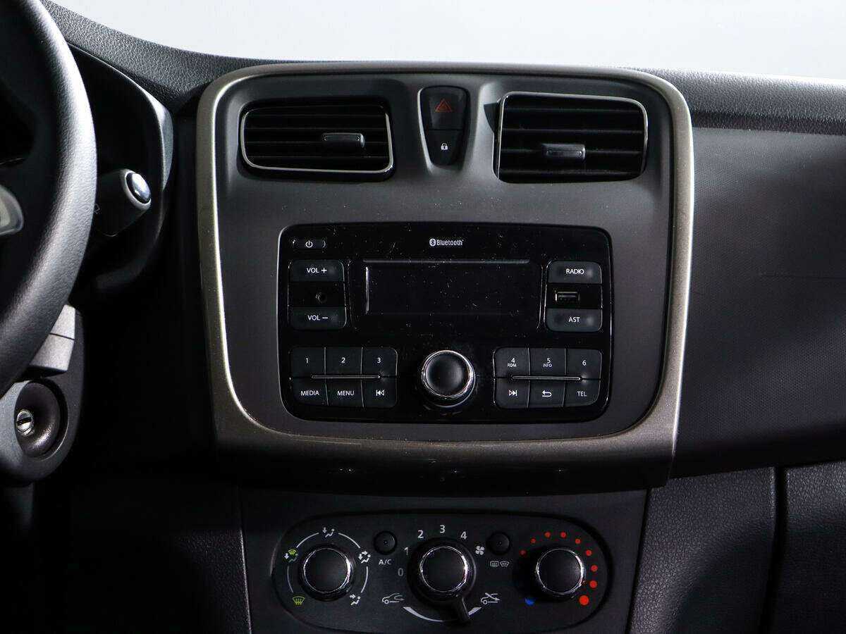 Renault Sandero с пробегом — 2020 год. Фото: #10