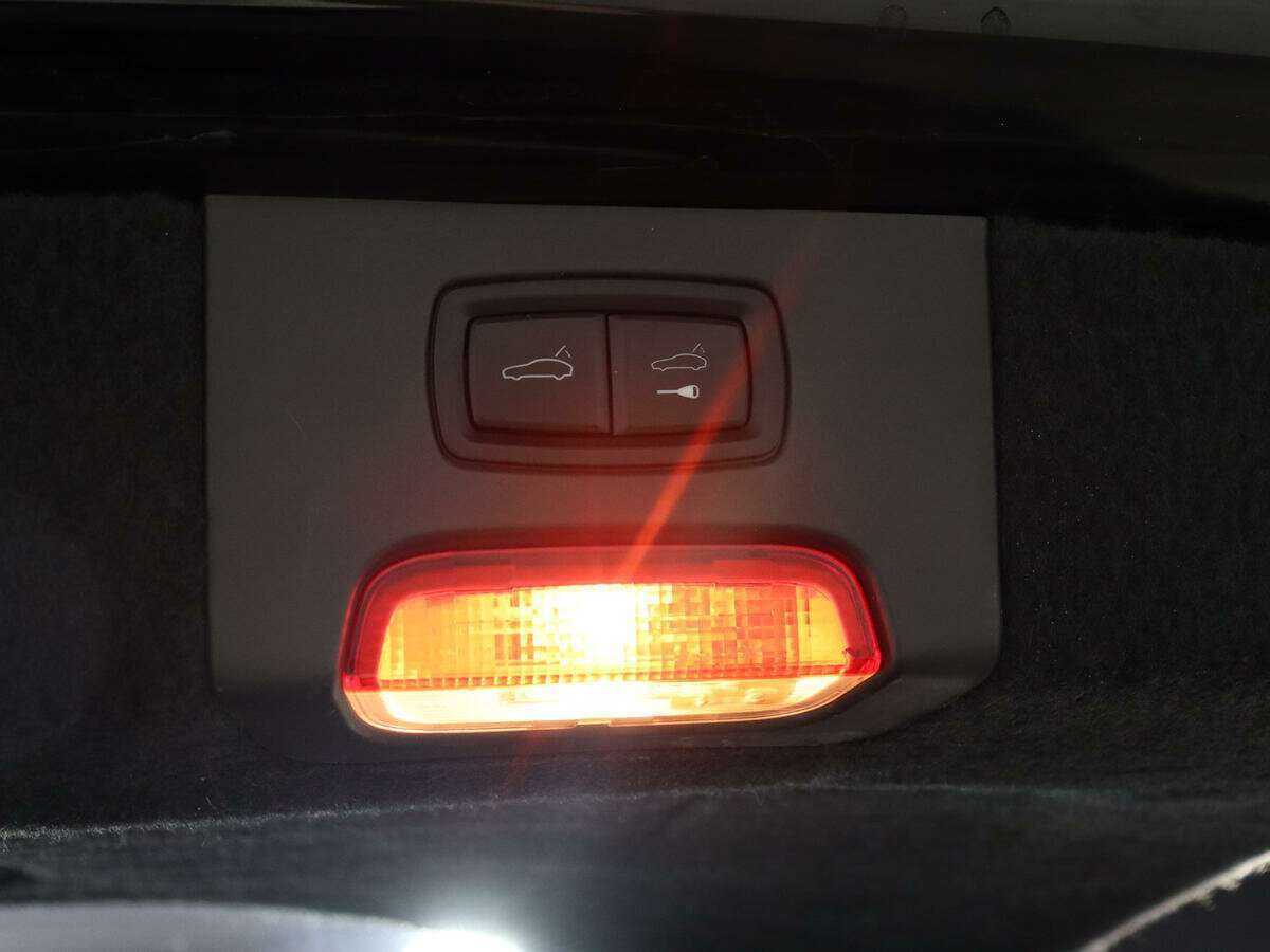 Porsche Cayenne с пробегом — 2015 год. Фото: #13