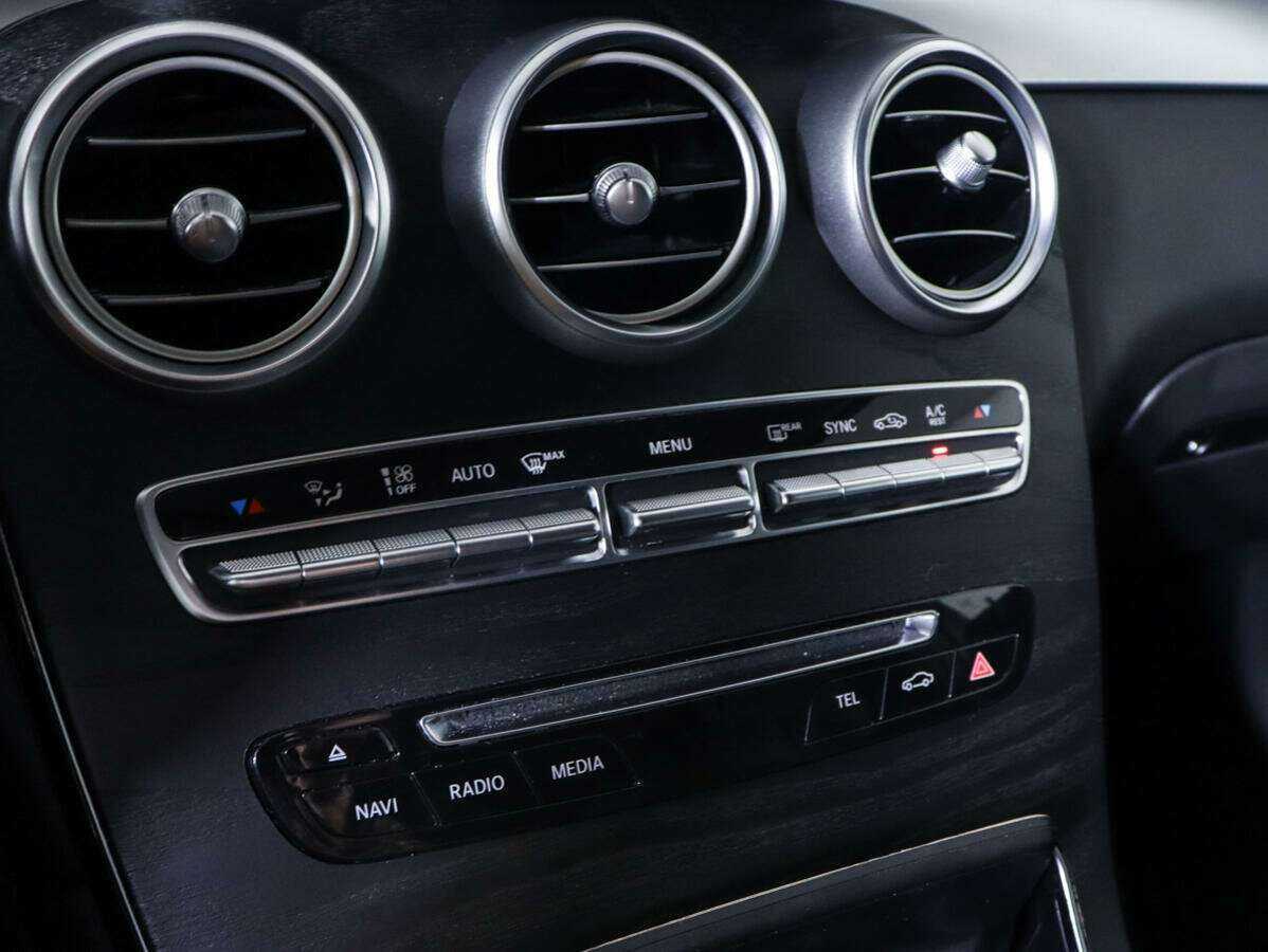 Mercedes-Benz GLC с пробегом — 2017 год. Фото: #15