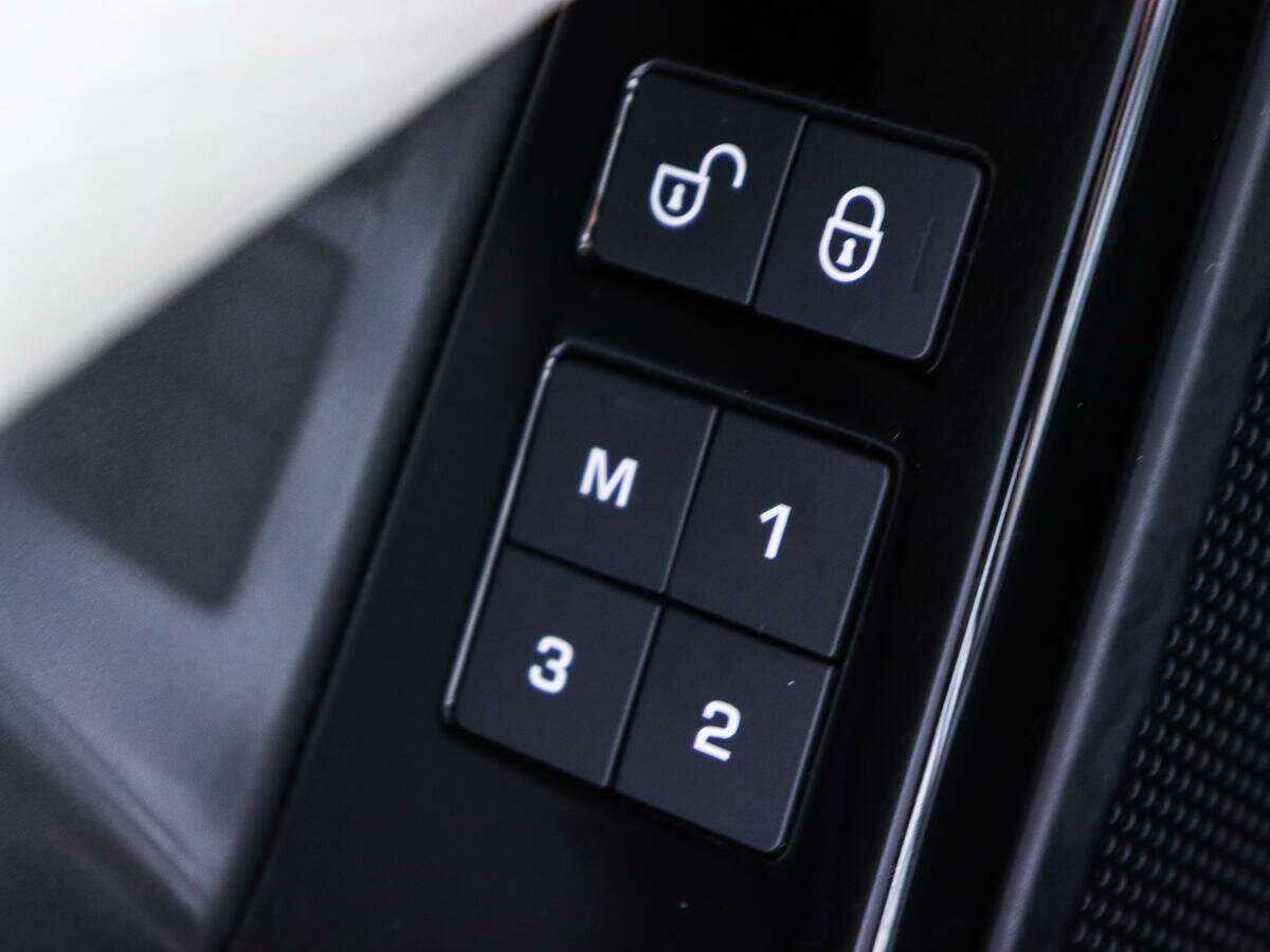 Land Rover Range Rover Velar с пробегом — 2019 год. Фото: #24