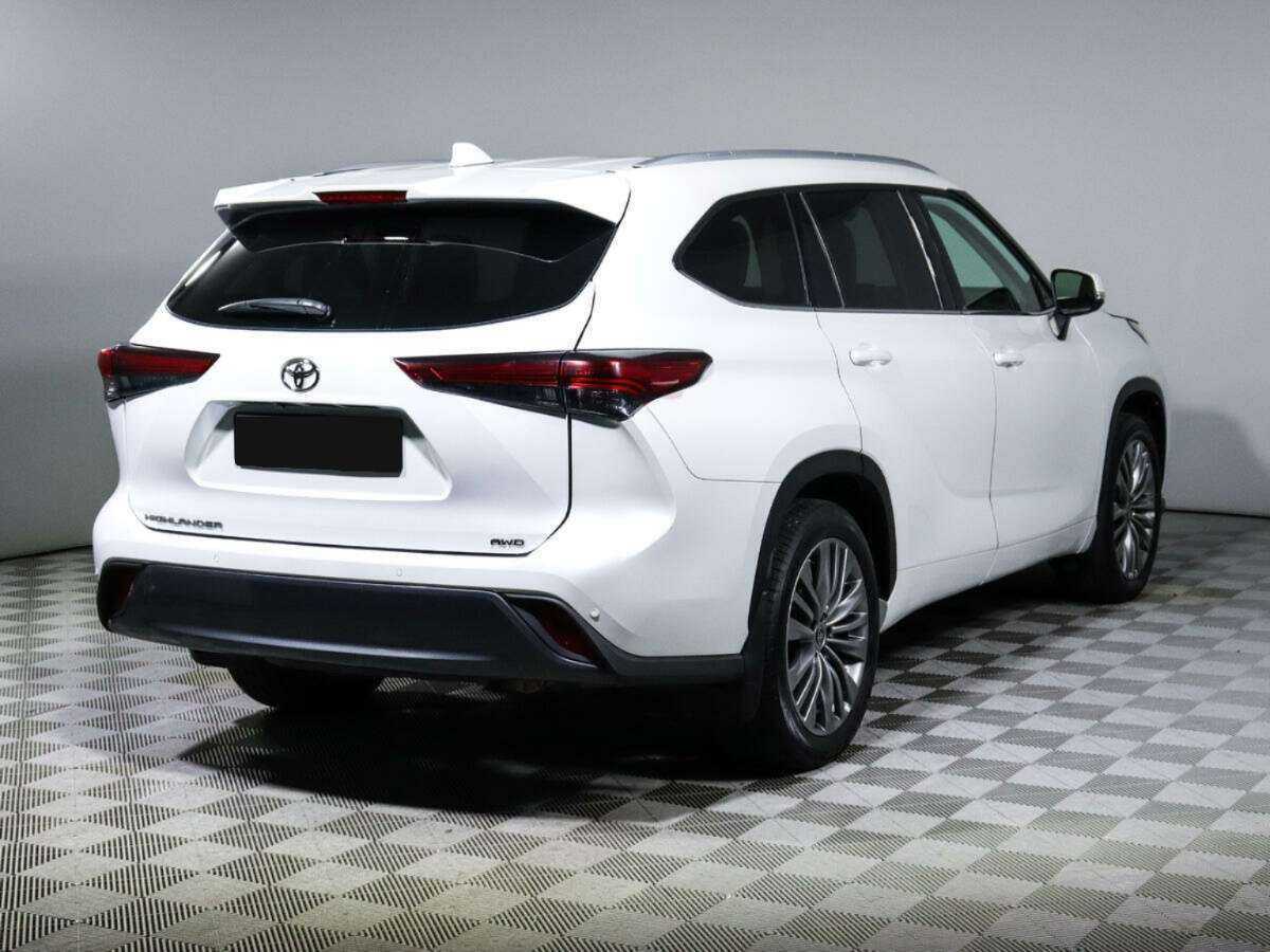 Toyota Highlander с пробегом — 2022 год. Фото: #3
