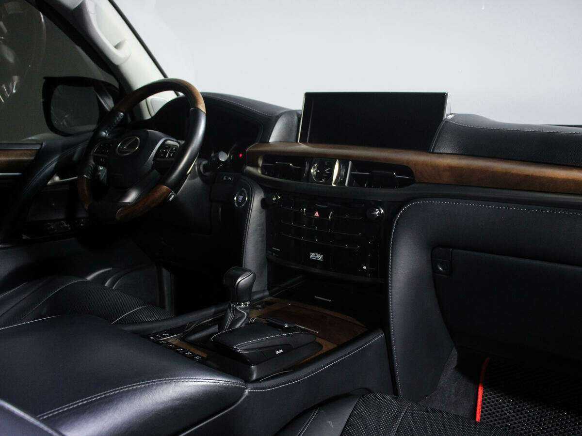 Lexus LX с пробегом — 2016 год. Фото: #8