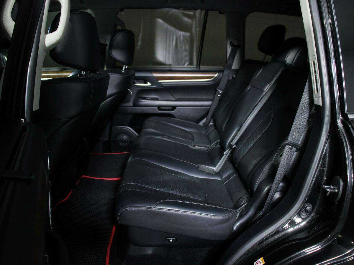 Lexus LX с пробегом — 2016 год. Фото: #9