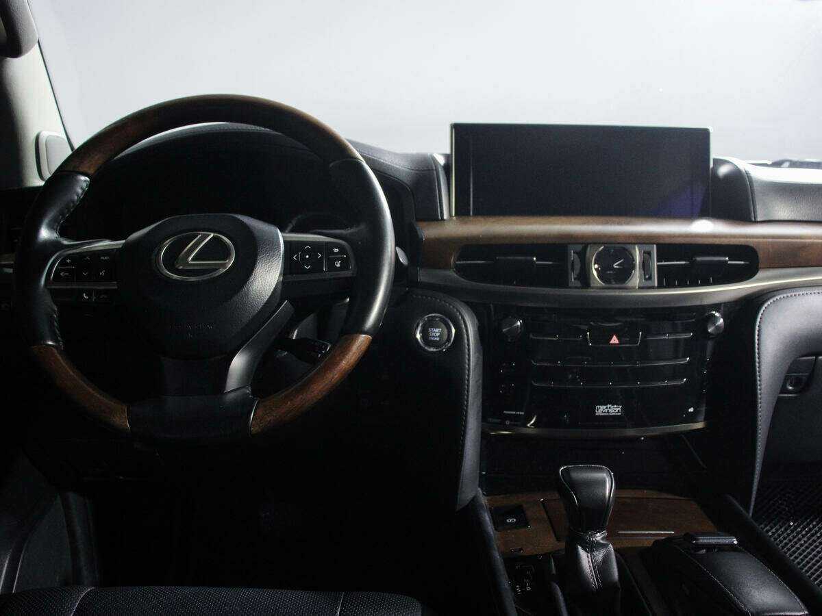 Lexus LX с пробегом — 2016 год. Фото: #11