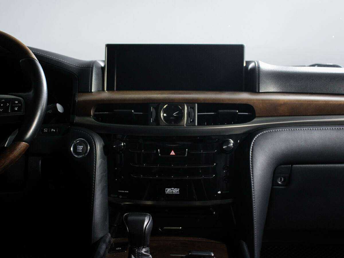 Lexus LX с пробегом — 2016 год. Фото: #12