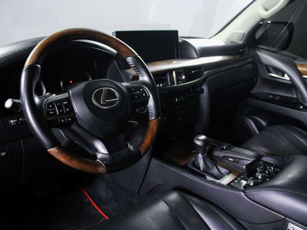 Lexus LX с пробегом — 2016 год. Фото: #13