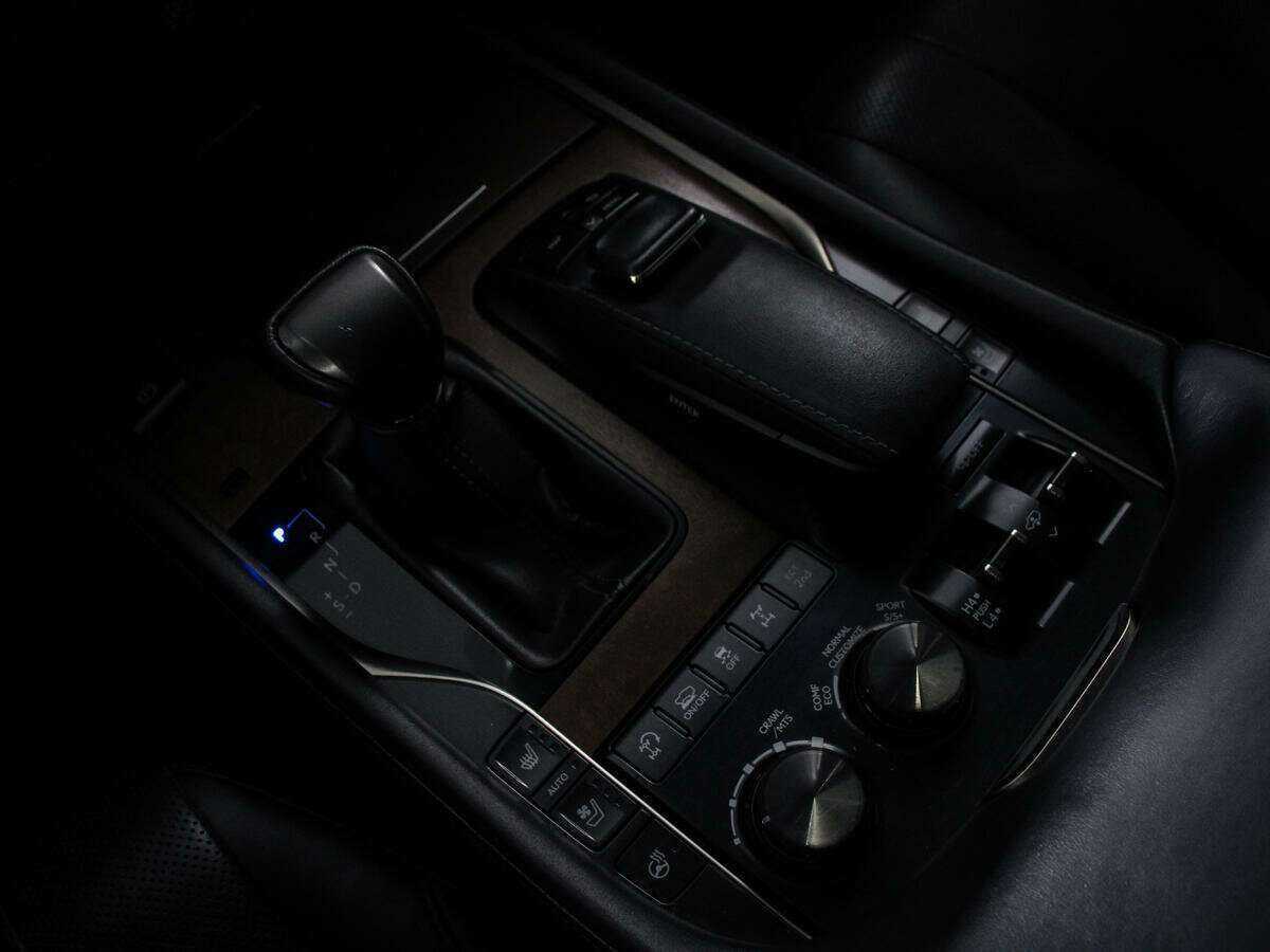 Lexus LX с пробегом — 2016 год. Фото: #17