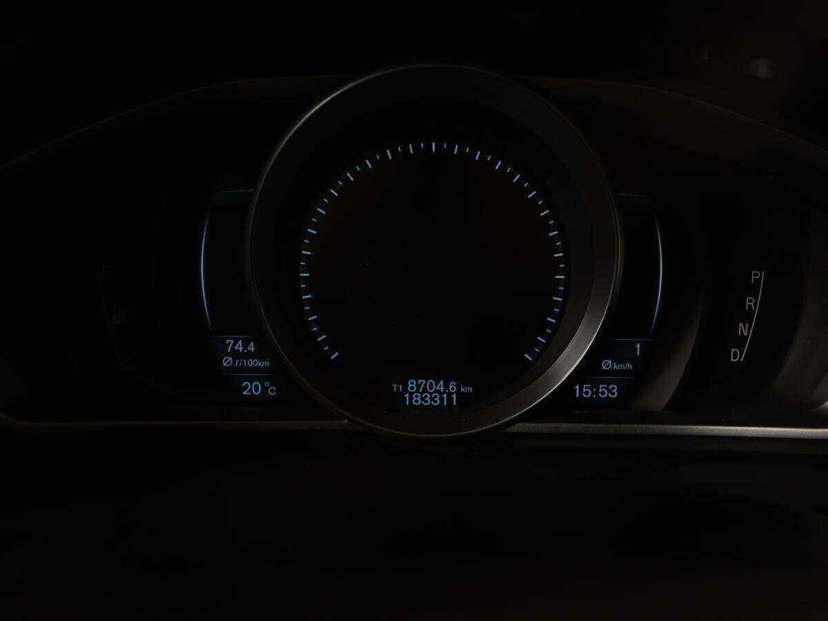 Volvo V40 Cross Country с пробегом — 2013 год. Фото: #7