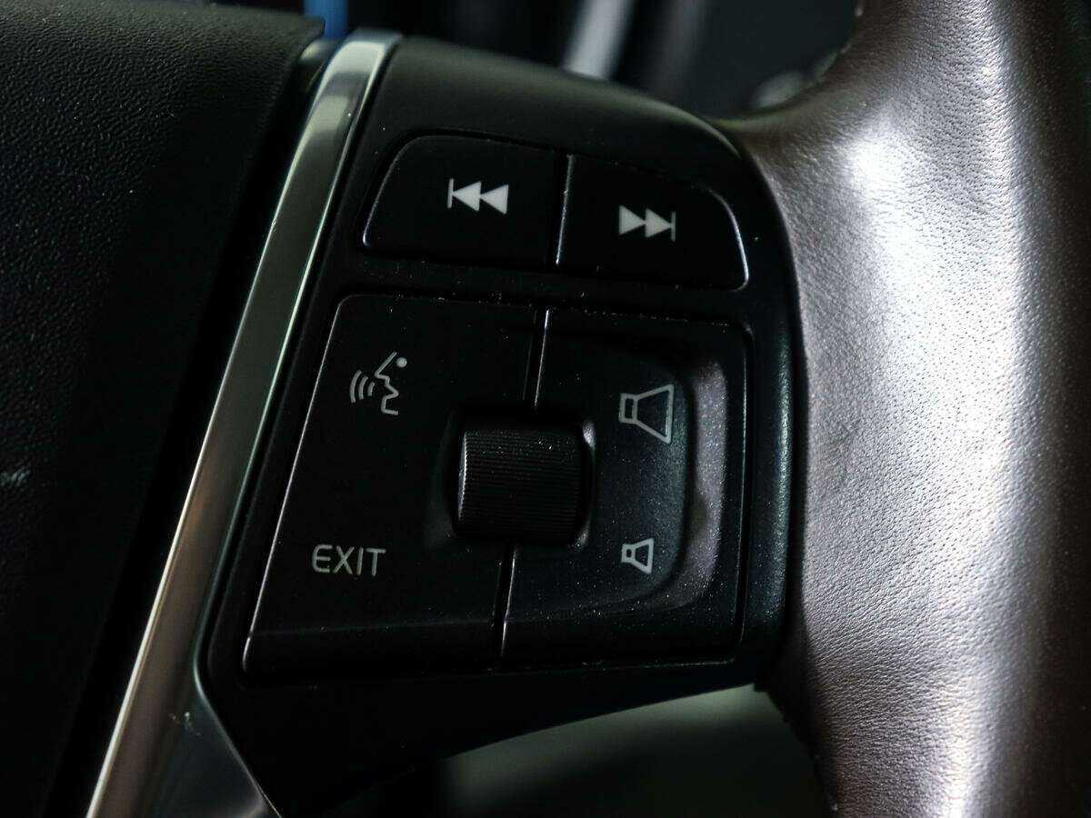 Volvo V40 Cross Country с пробегом — 2013 год. Фото: #16