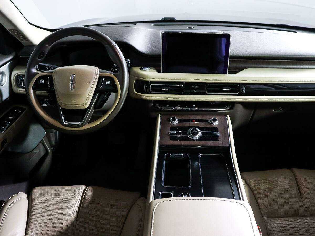 Lincoln Aviator с пробегом — 2019 год. Фото: #10