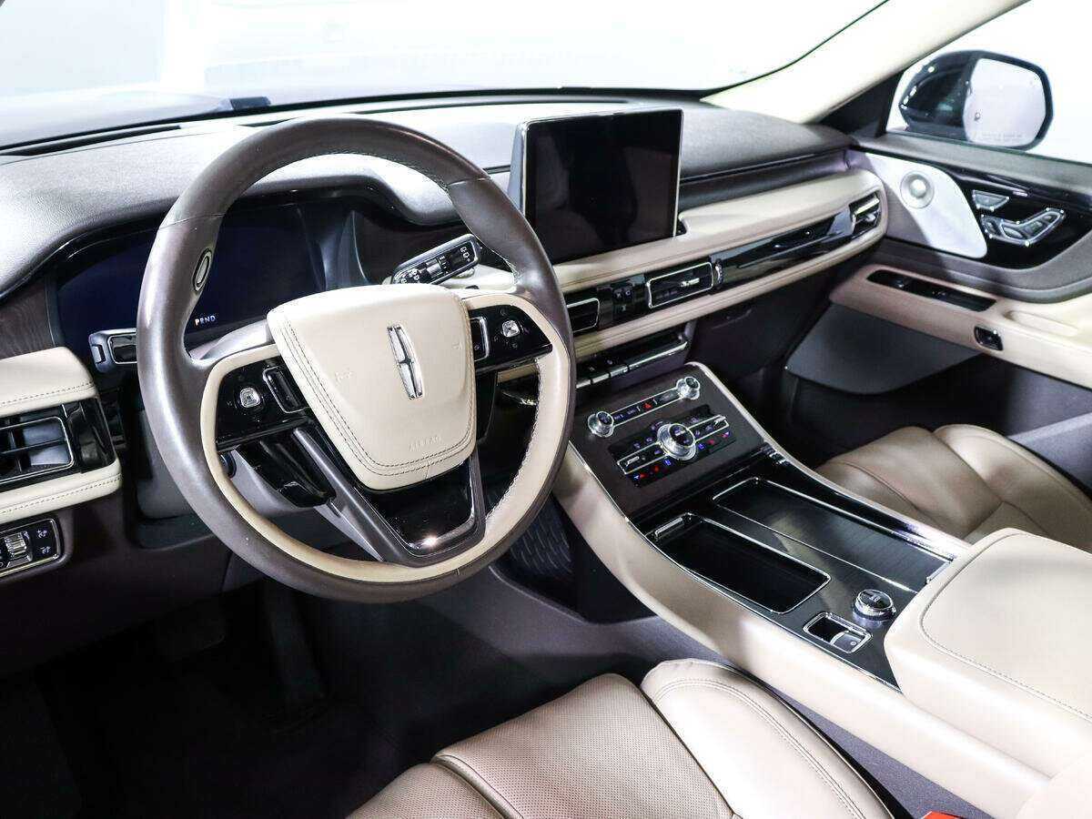 Lincoln Aviator с пробегом — 2019 год. Фото: #11