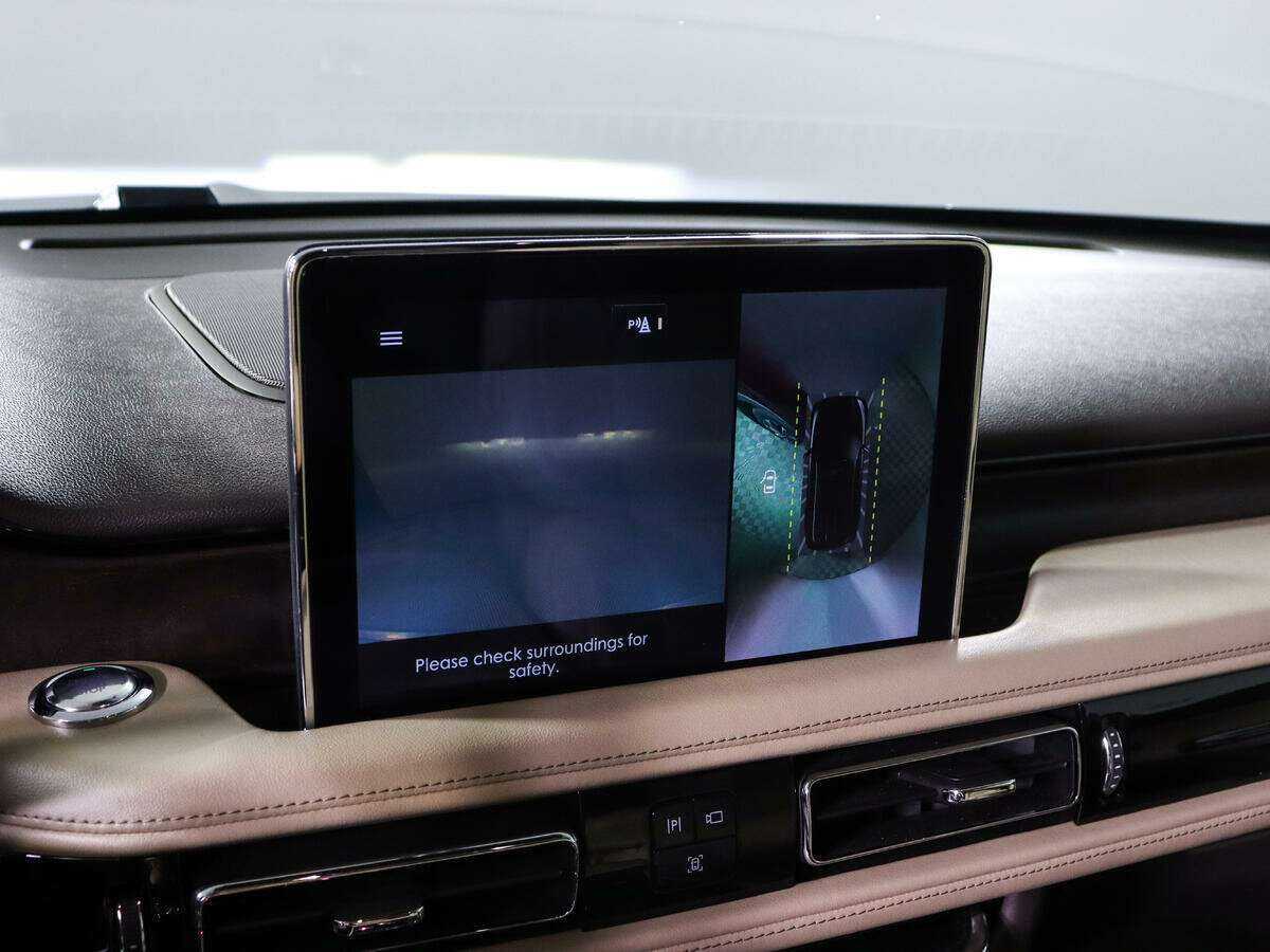 Lincoln Aviator с пробегом — 2019 год. Фото: #13