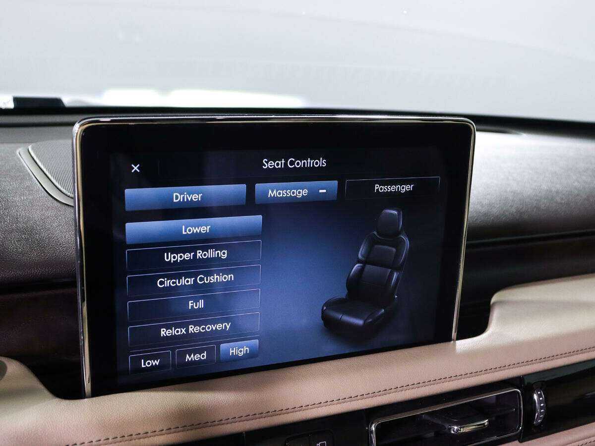 Lincoln Aviator с пробегом — 2019 год. Фото: #17