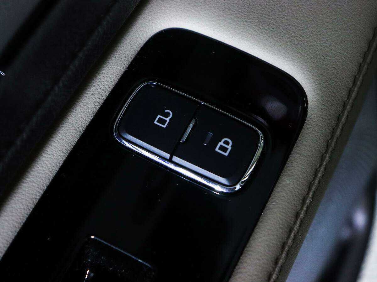 Lincoln Aviator с пробегом — 2019 год. Фото: #29