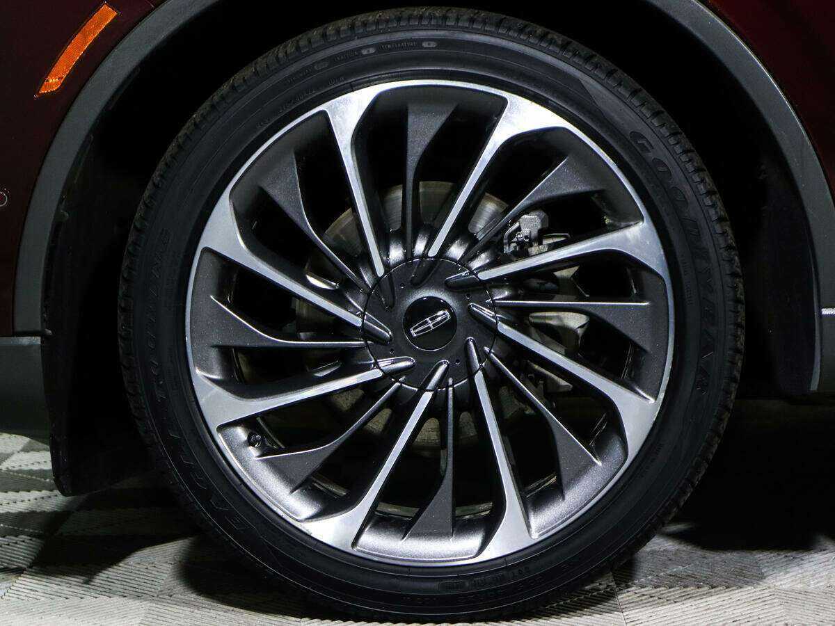 Lincoln Aviator с пробегом — 2019 год. Фото: #30