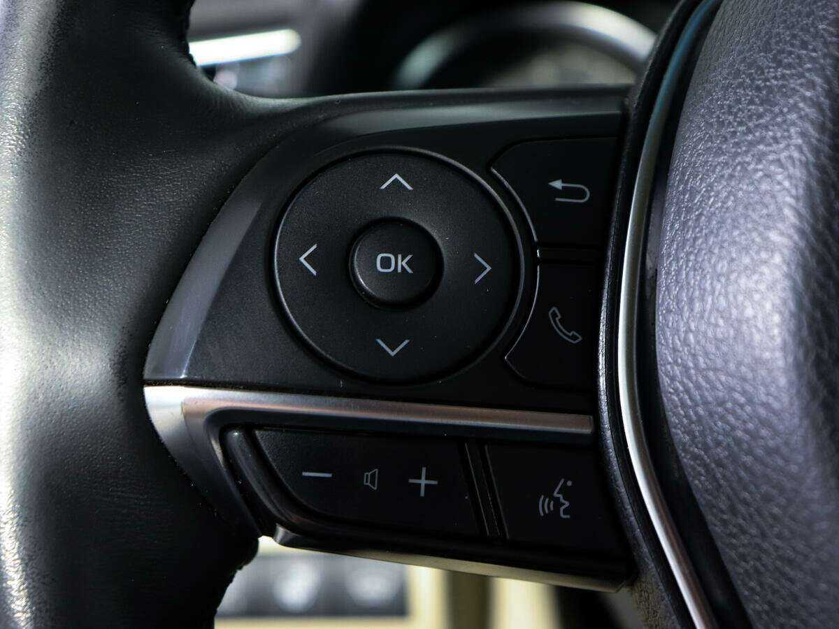 Toyota Camry с пробегом — 2020 год. Фото: #17