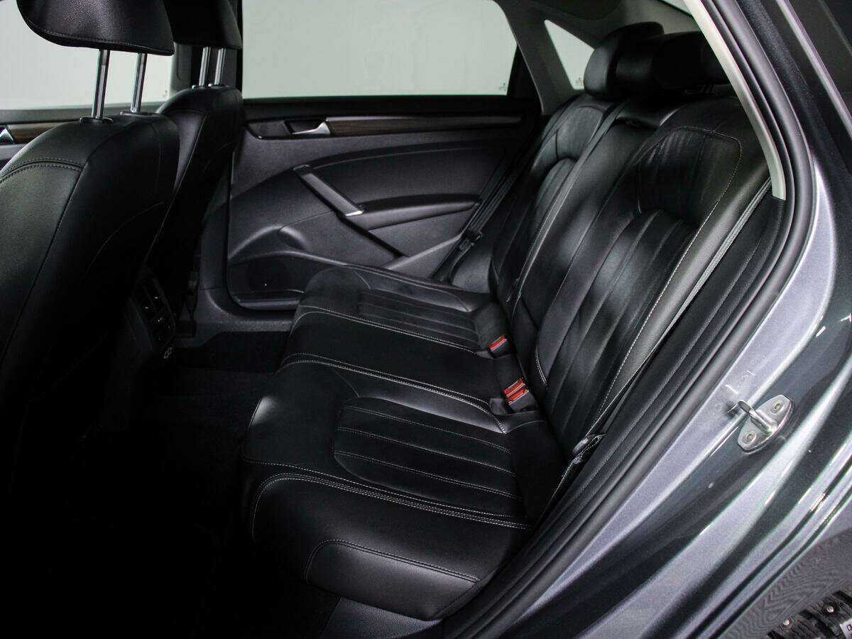 Volkswagen Passat (North America and China) с пробегом — 2021 год. Фото: #5