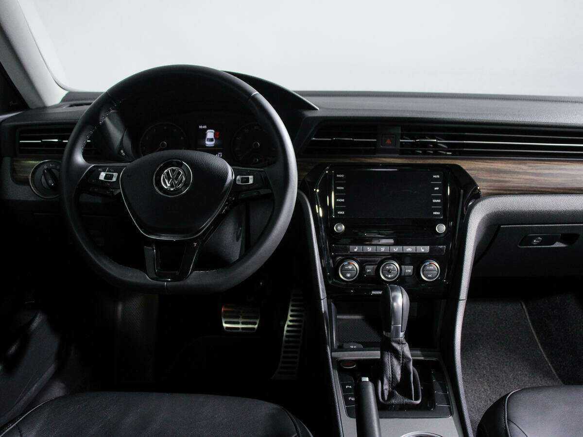 Volkswagen Passat (North America and China) с пробегом — 2021 год. Фото: #7