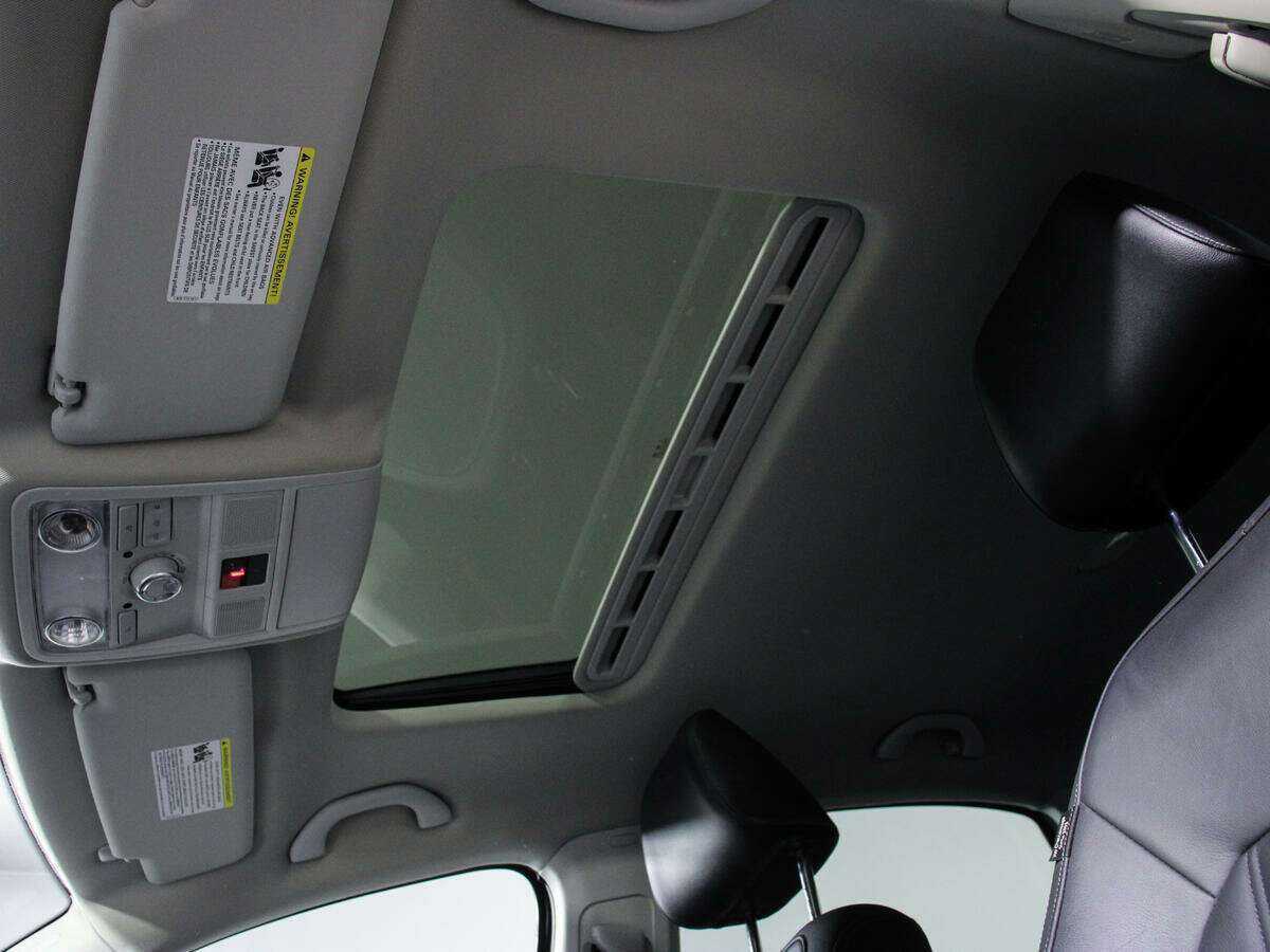 Volkswagen Passat (North America and China) с пробегом — 2021 год. Фото: #9