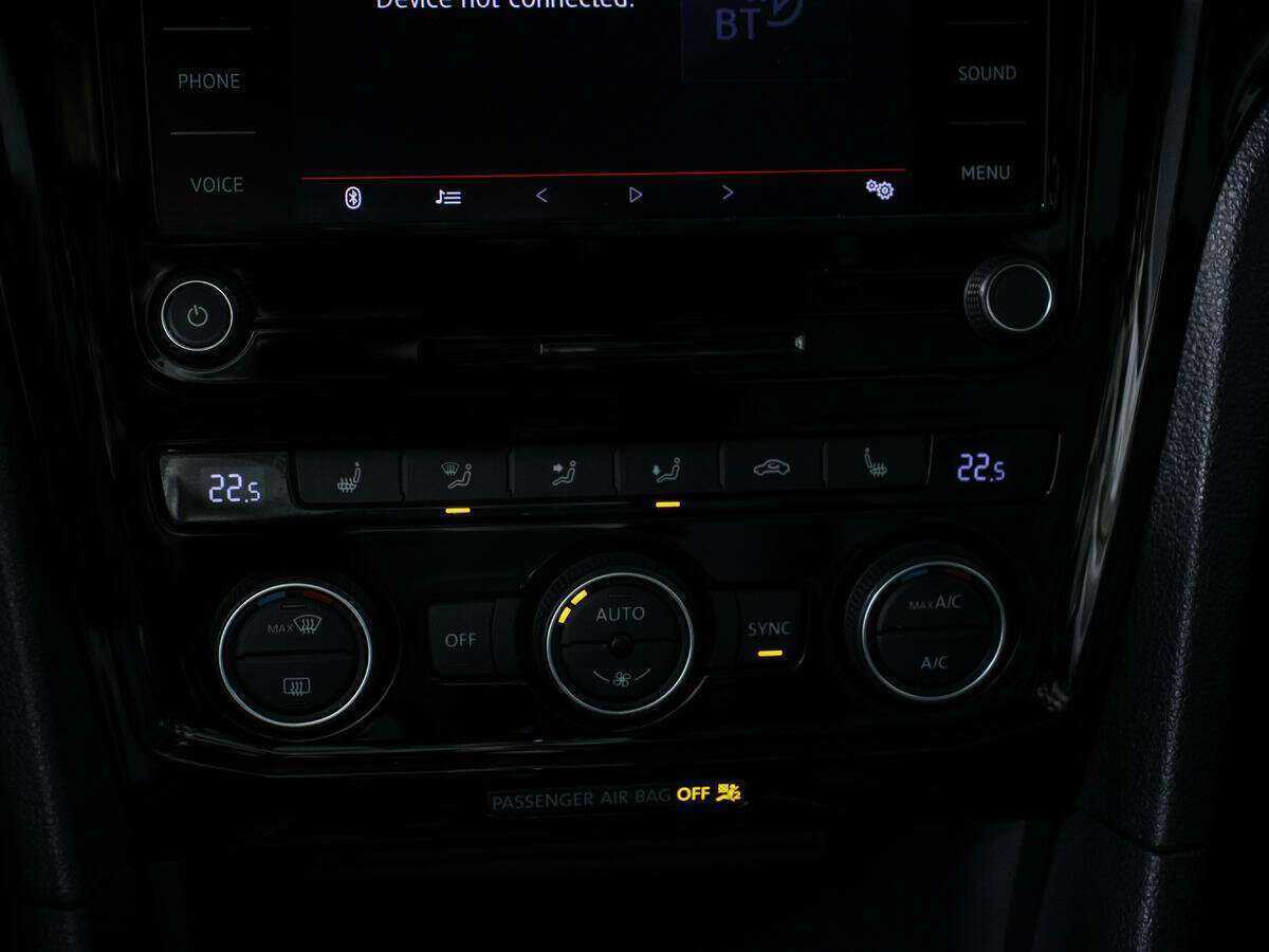 Volkswagen Passat (North America and China) с пробегом — 2021 год. Фото: #10