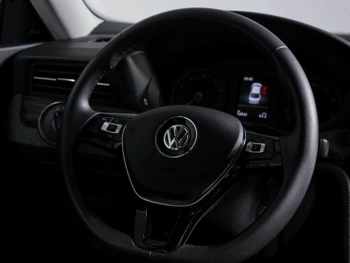 Volkswagen Passat (North America and China) с пробегом — 2021 год. Фото: #14