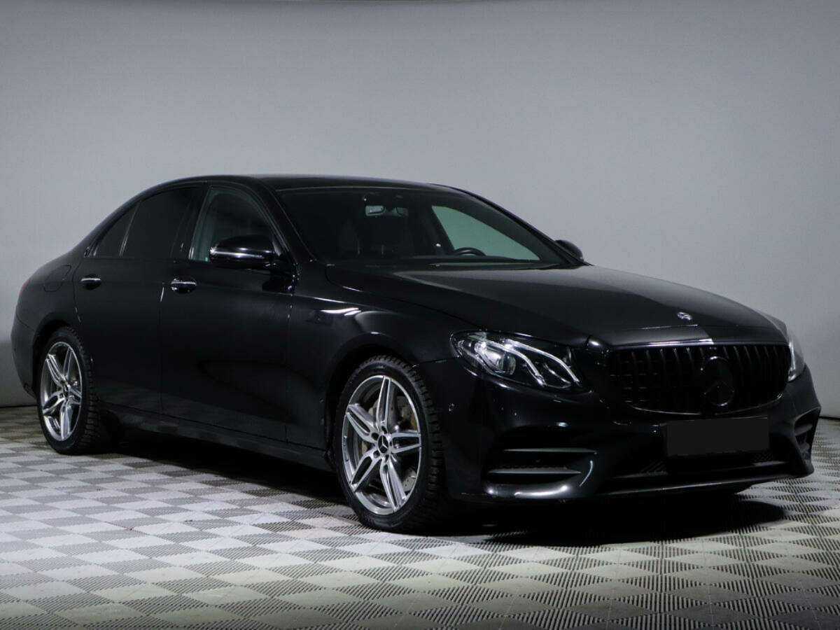 Mercedes-Benz E-Класс с пробегом — 2019 год. Фото: #2