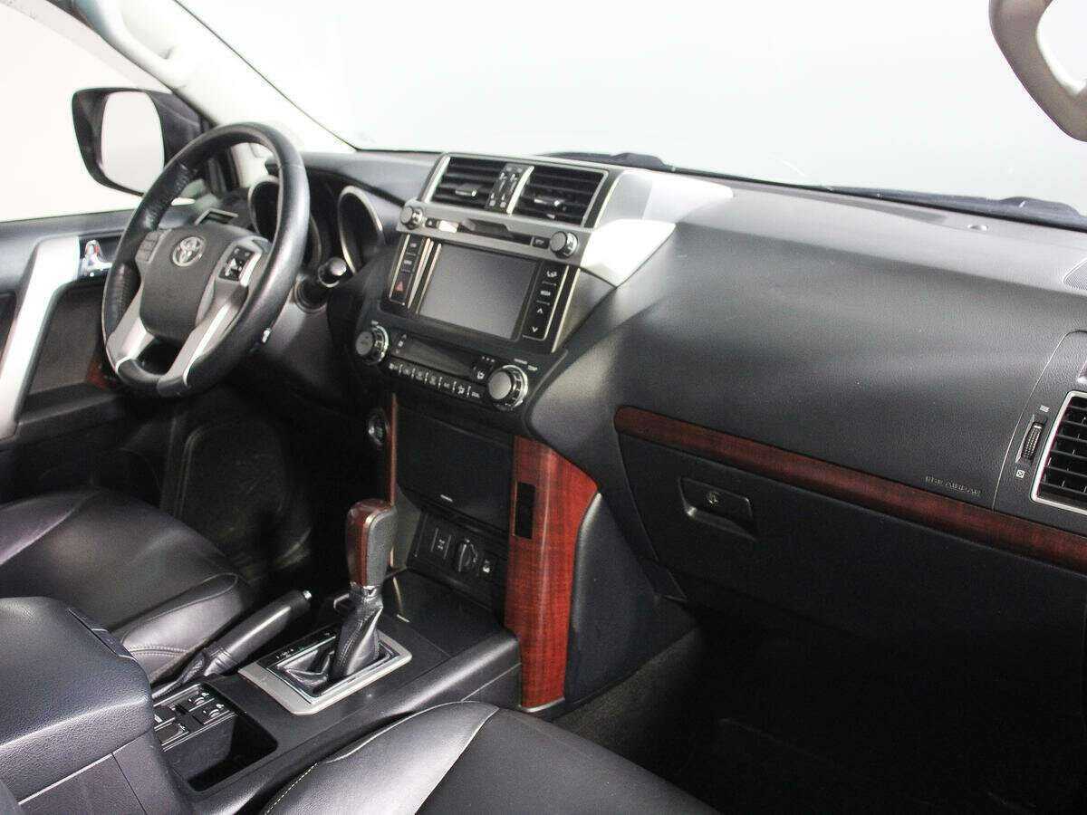 Toyota Land Cruiser Prado с пробегом — 2017 год. Фото: #7