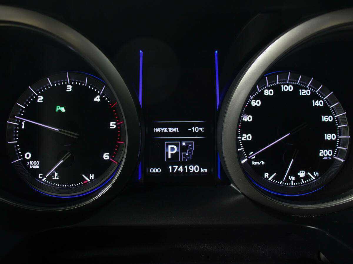 Toyota Land Cruiser Prado с пробегом — 2017 год. Фото: #9