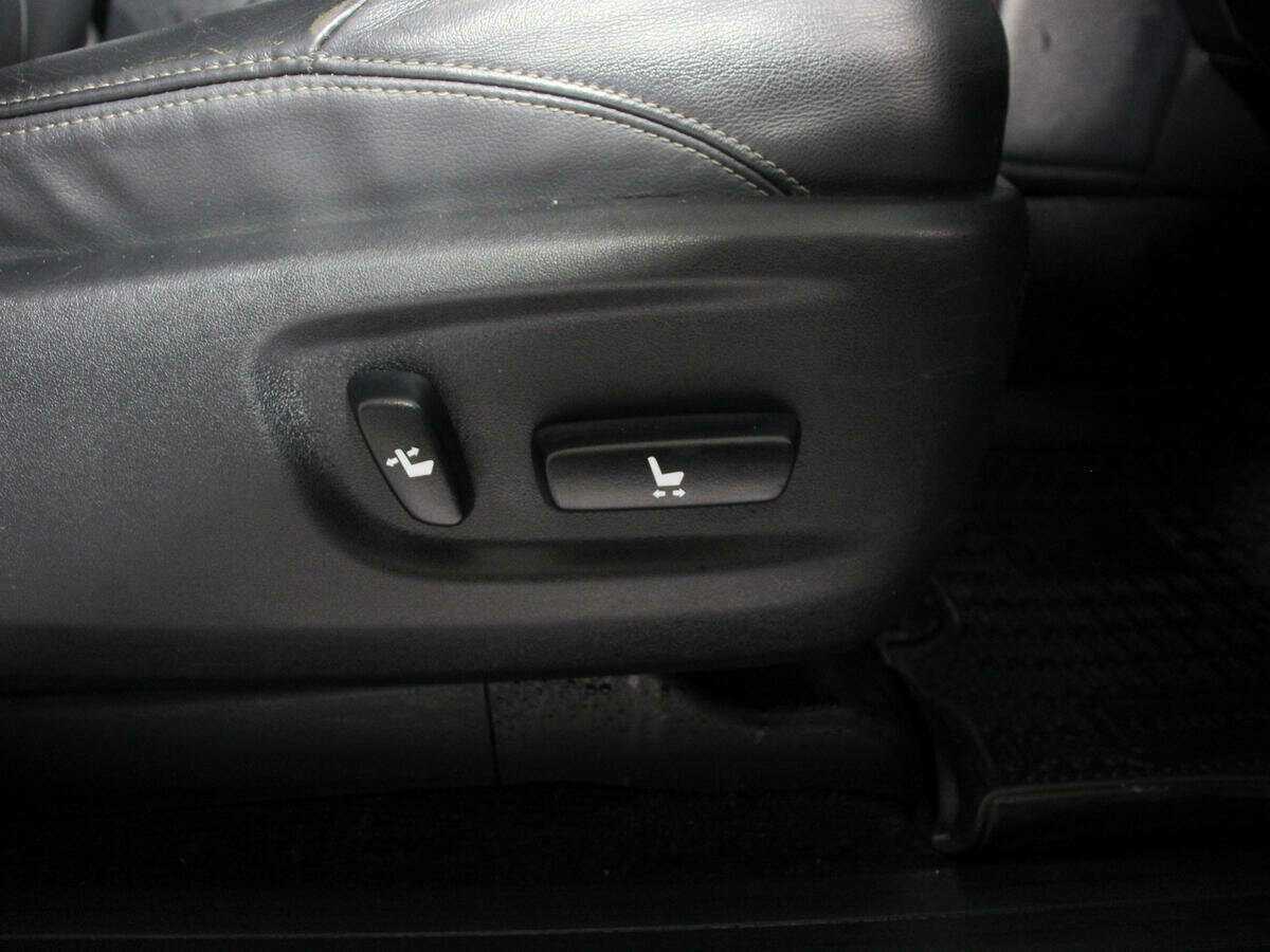 Toyota Land Cruiser Prado с пробегом — 2017 год. Фото: #13