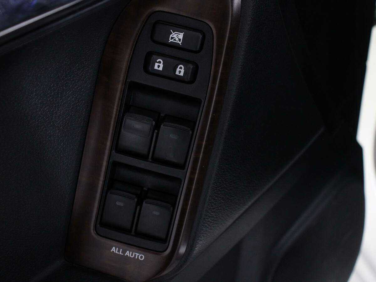 Toyota Land Cruiser Prado с пробегом — 2017 год. Фото: #14