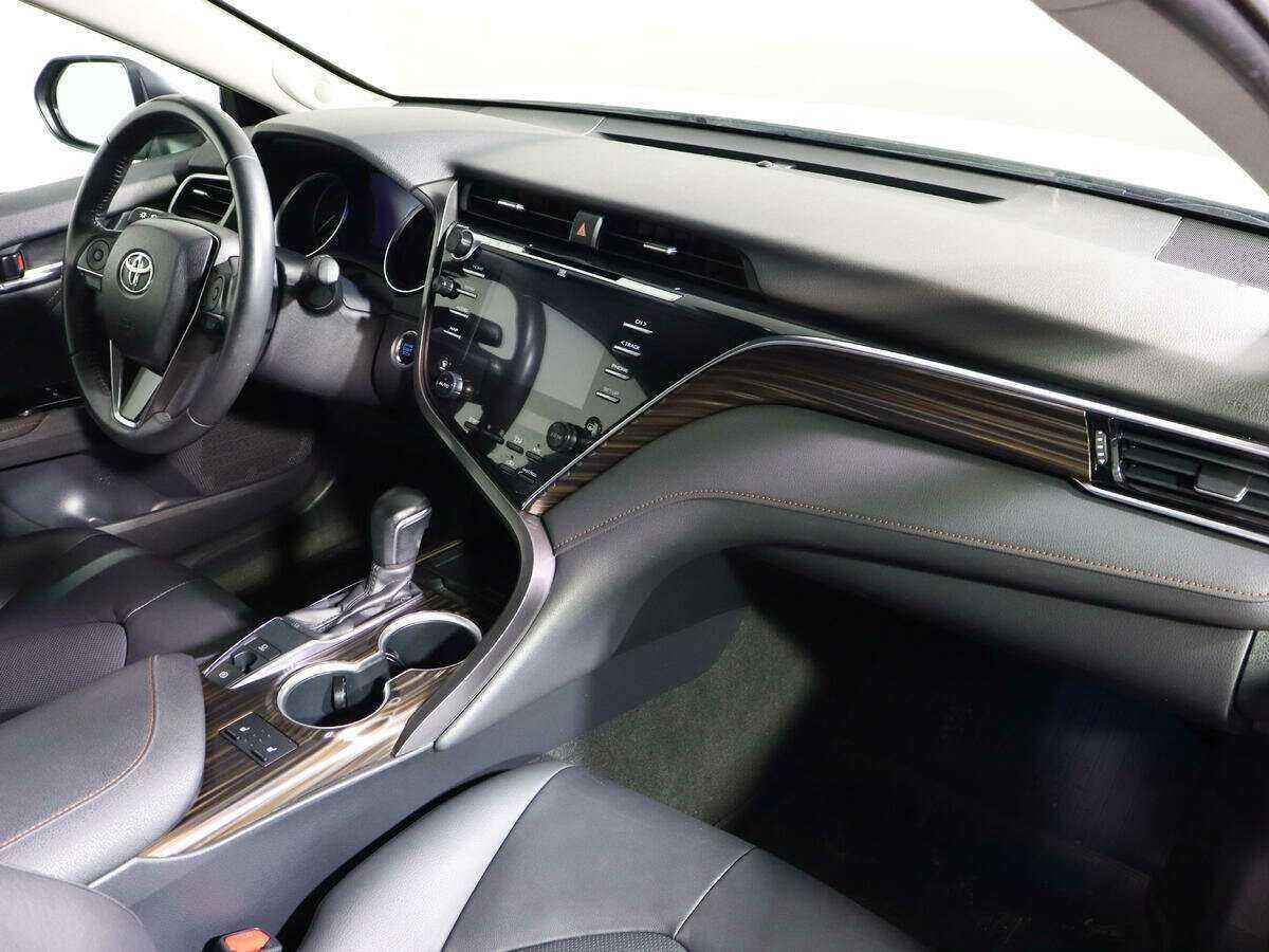 Toyota Camry с пробегом — 2020 год. Фото: #5