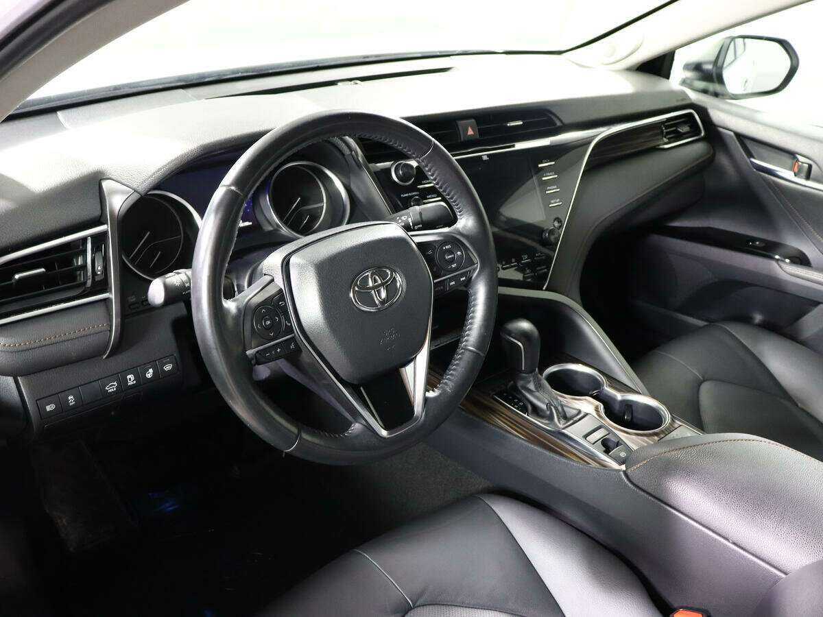 Toyota Camry с пробегом — 2020 год. Фото: #9