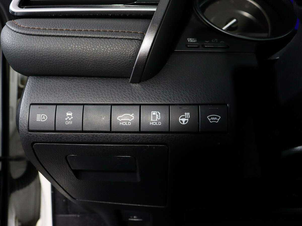 Toyota Camry с пробегом — 2020 год. Фото: #16