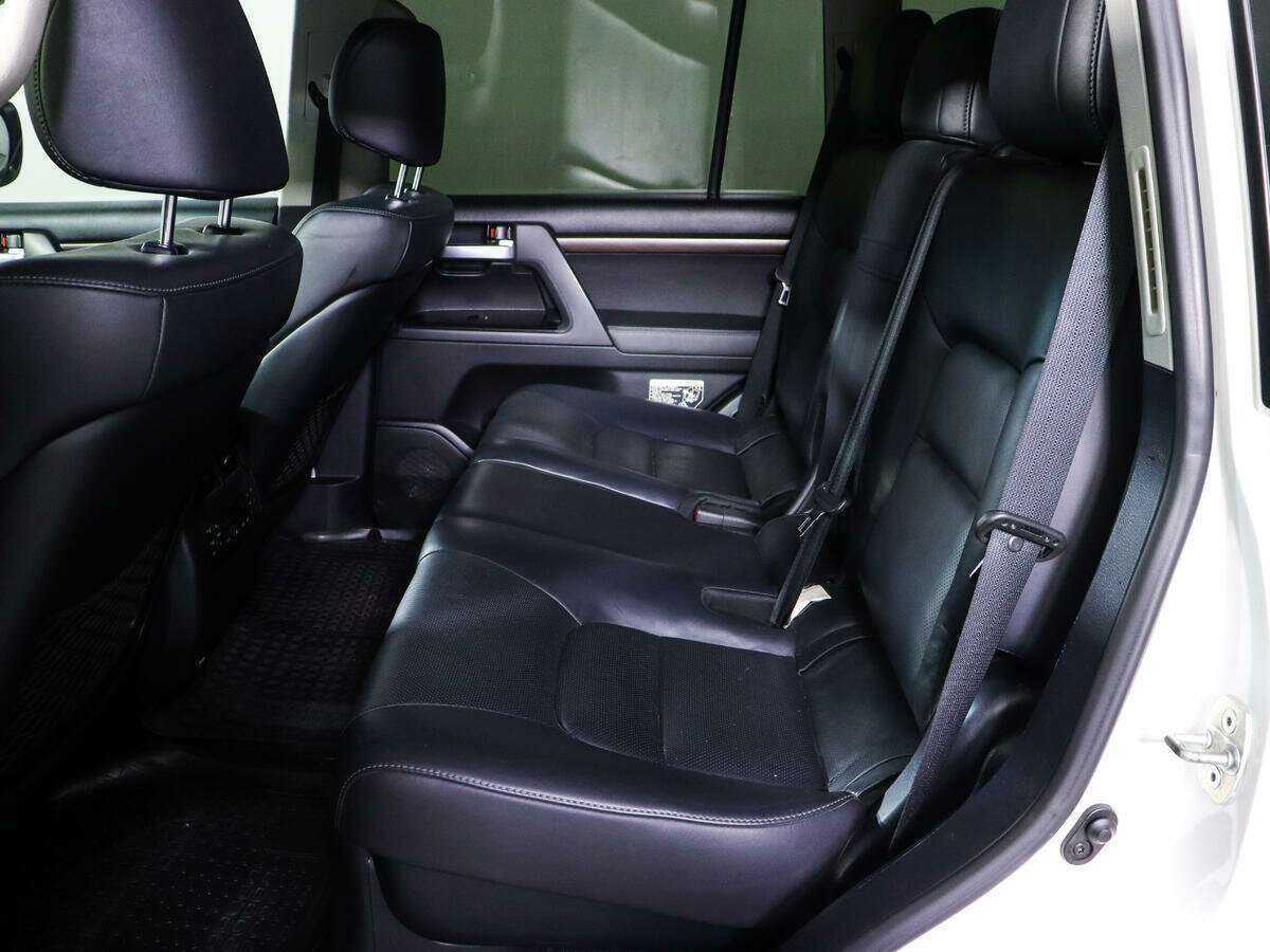 Toyota Land Cruiser с пробегом — 2016 год. Фото: #9