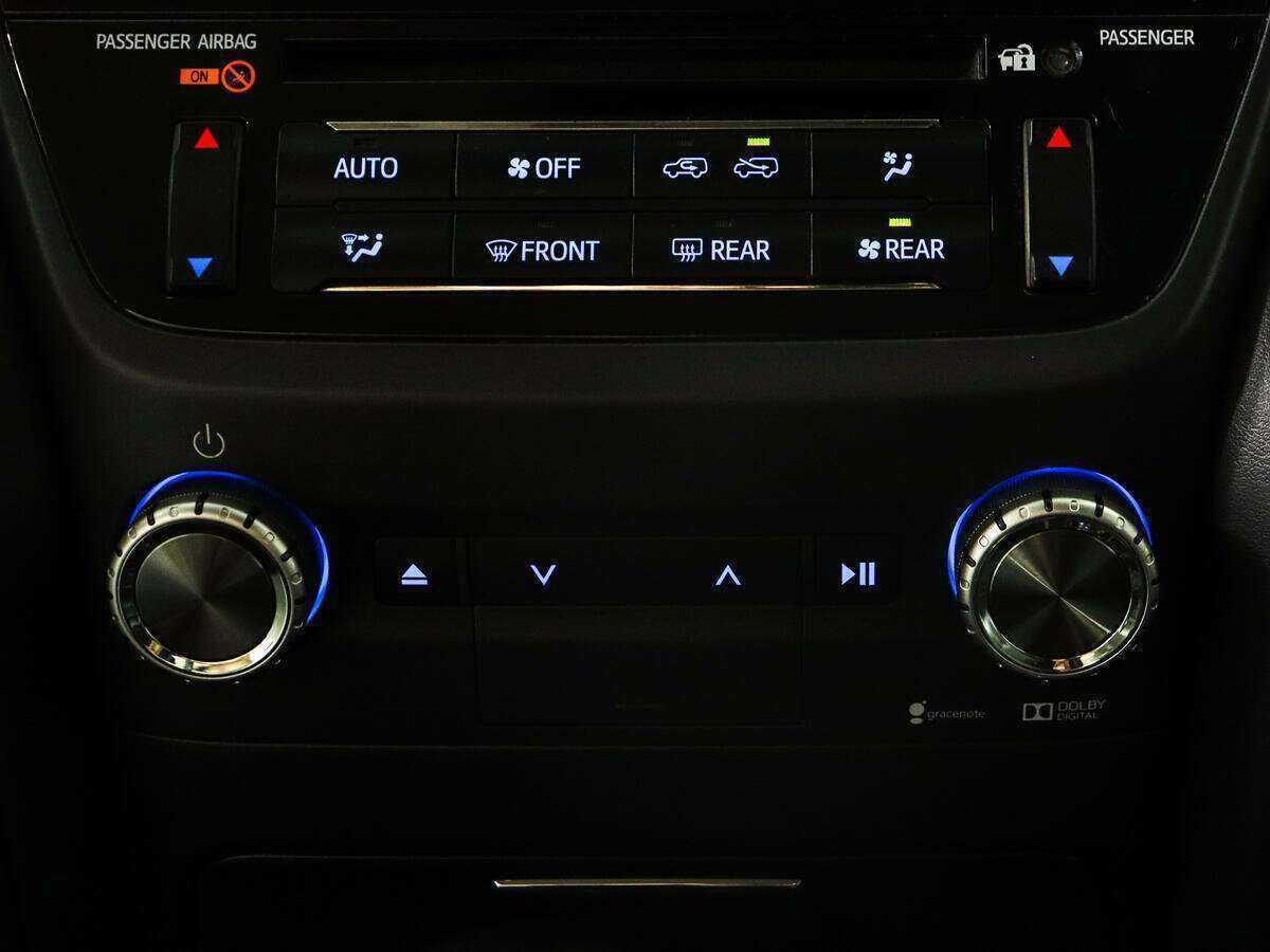 Toyota Land Cruiser с пробегом — 2016 год. Фото: #17