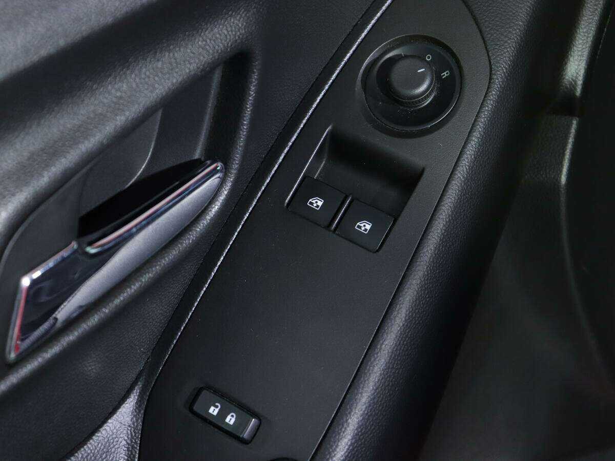 Chevrolet Tracker с пробегом — 2015 год. Фото: #13