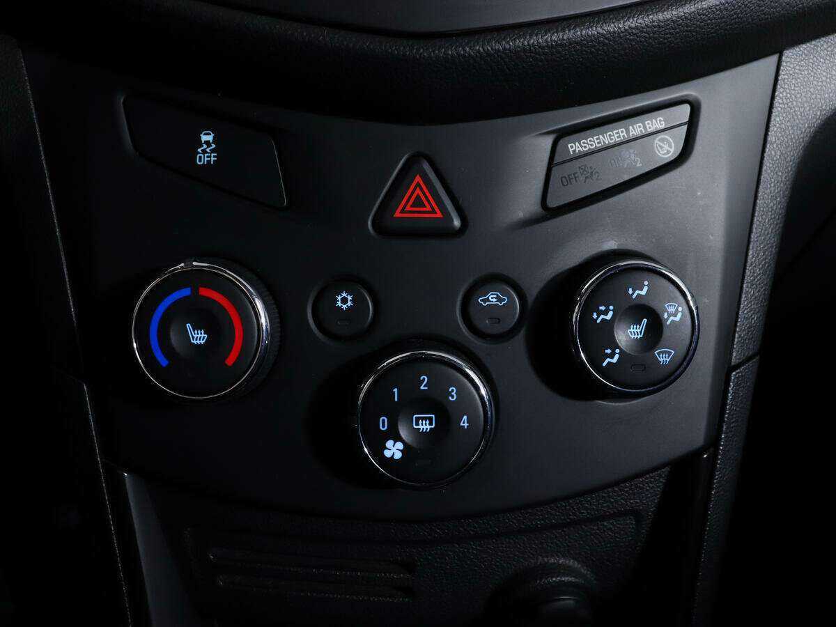 Chevrolet Tracker с пробегом — 2015 год. Фото: #15