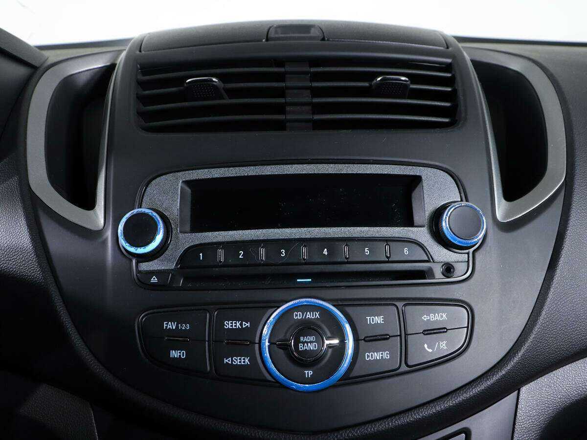 Chevrolet Tracker с пробегом — 2015 год. Фото: #16