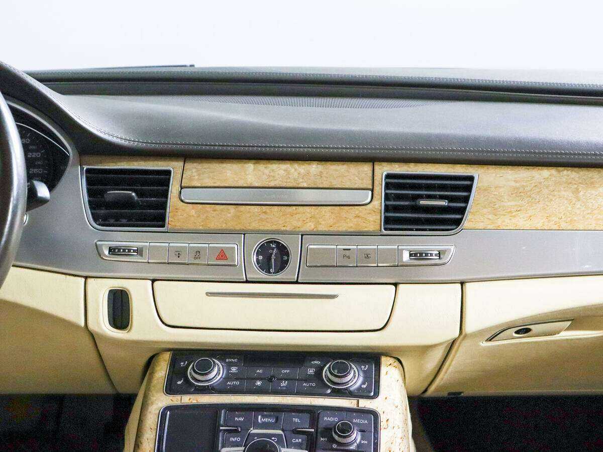 Audi A8 с пробегом — 2010 год. Фото: #11