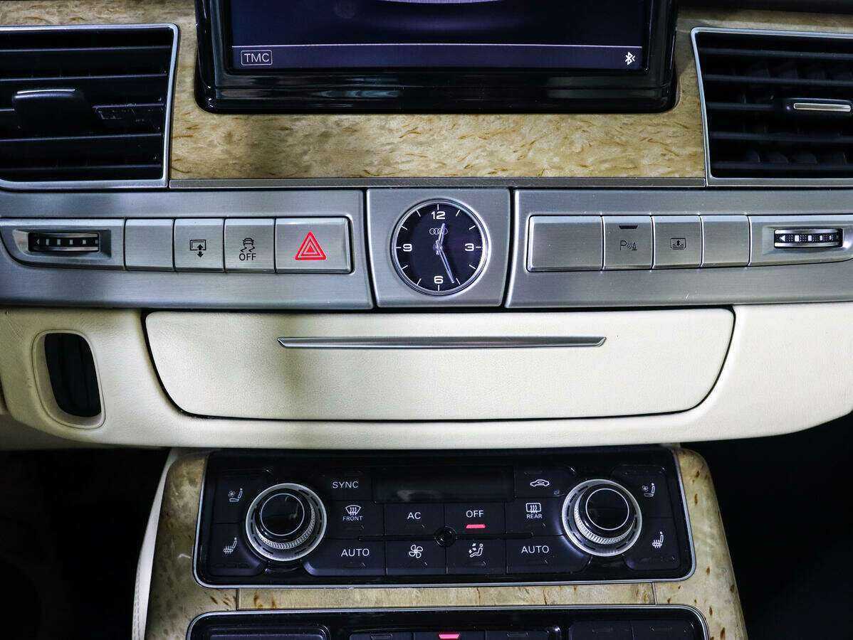 Audi A8 с пробегом — 2010 год. Фото: #17