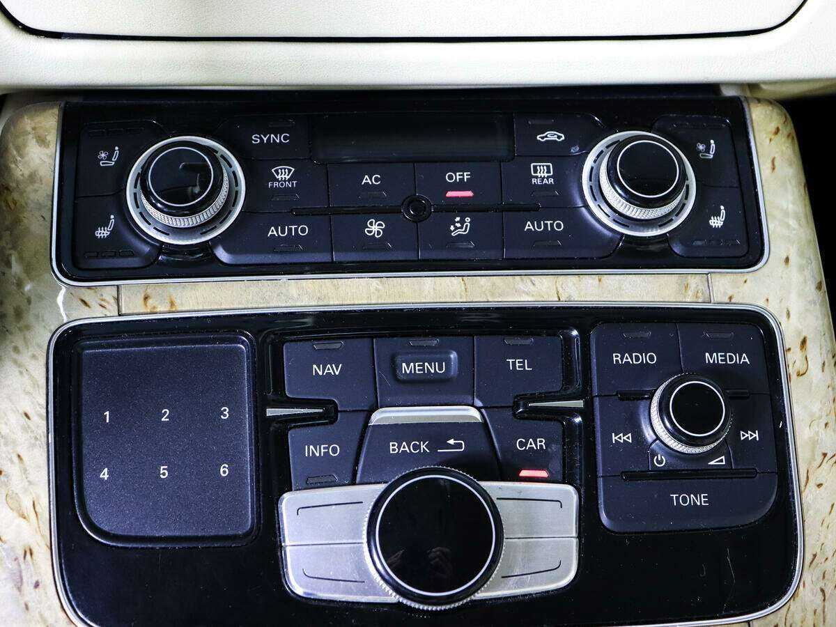 Audi A8 с пробегом — 2010 год. Фото: #18