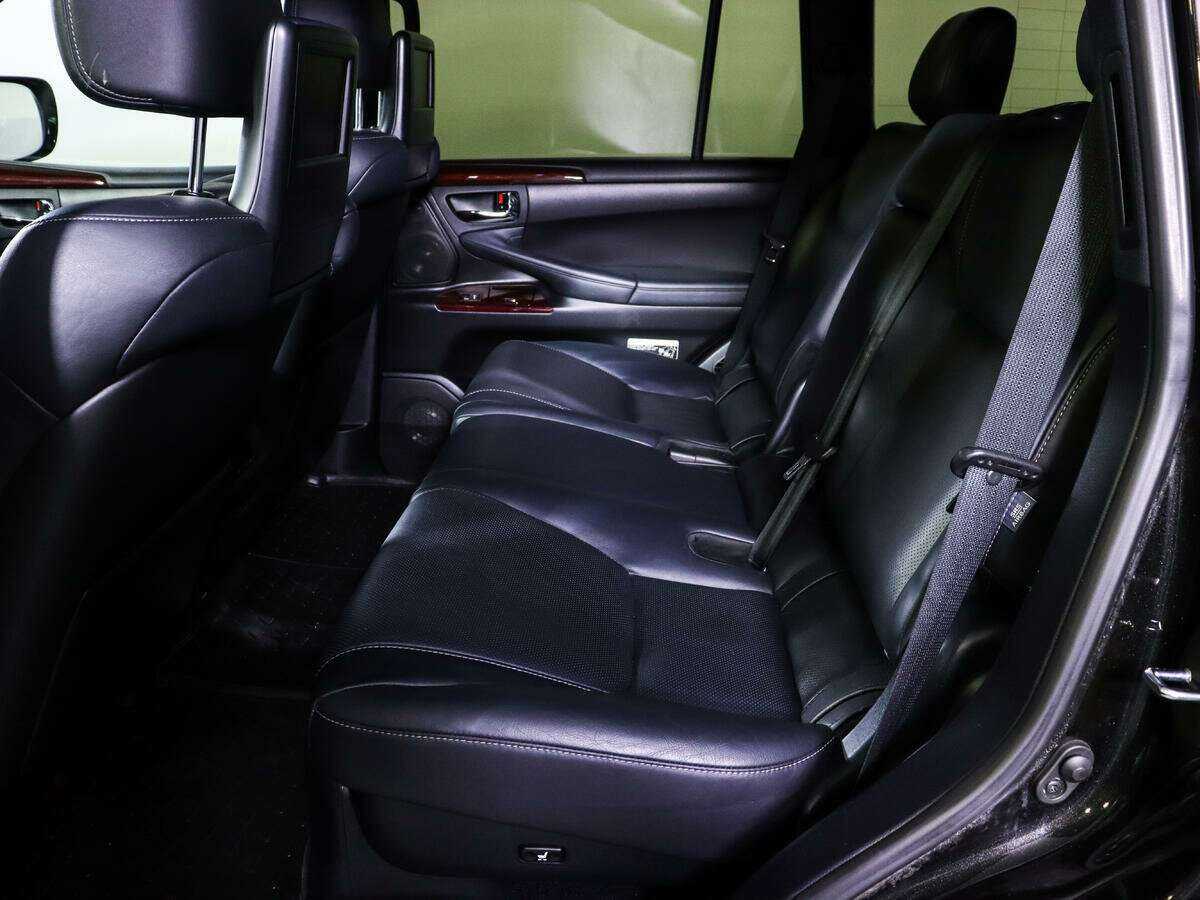 Lexus LX с пробегом — 2015 год. Фото: #5