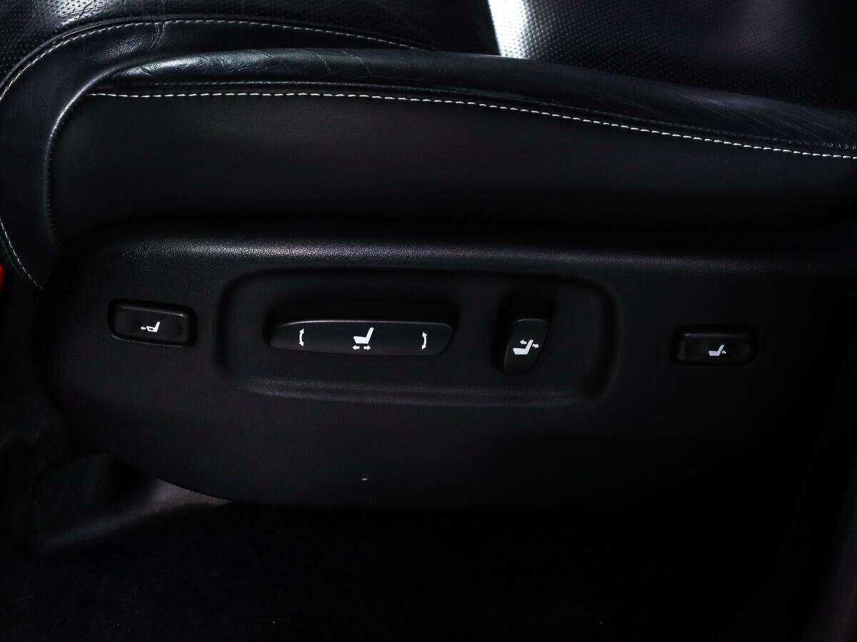 Lexus LX с пробегом — 2015 год. Фото: #21